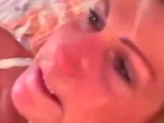 Geilen blonde Frau saugt und fickt eine BBC