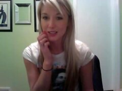 Blonde Amateur Striptease Webcam