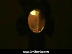 Гей Жесткое Gloryhole пол порнуха и противно геем Handjobs двадцать один