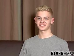 Twink loira Alex Silvers entrevista e masturbação ejaculação