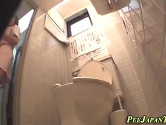 Aasialaiset hampaat spycam wc: llä