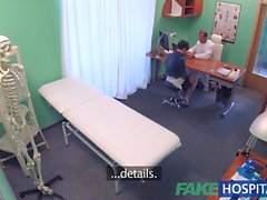 FakeHospital Sexy AUD turist- med tuttar älskar doktorer orgasm i fittan