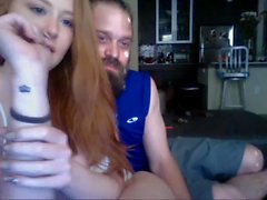 redhead lampeggiante le tette e scopa bf di viso in webcam