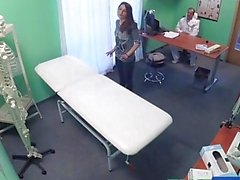 FakeHospital paciente espanhol fica creampied