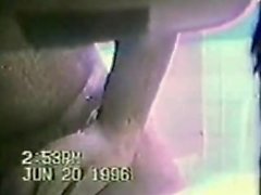 Spycam dans le vestiaire d'un homme (vieille vidéo des années 1990)