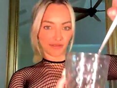 Lindsey Pelas Sexy Fishnet LiveStream Video trapelato