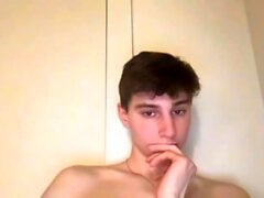 Hot Gay Boy Solo Jerking and Tooying Show devant la webcam