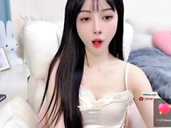 Horny amateur asian teen girl toying her pussy on cam