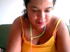 Masturbation de webcam solo brune