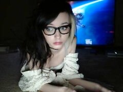 Live brunette camgirl toys masturbation orgasm on webcam