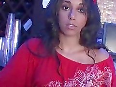 Latinassa mirri kiusoitteli upskirt on antanut fellatio korvauksena