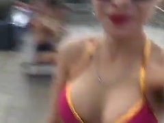 Montrer bikini SuongAngale fille chaude sexy