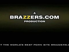 Brazzers Slut concours de bikini