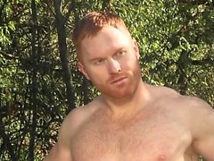 Muscle gay rimjob med cumshot