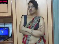 В Индийском Aunty Преподавание секс - ВСП natalyadsouza -со