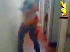 Mujeres di Policias Uniformadas S echando desmadre Mostrando di Tanga