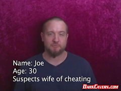 Joe est le mari de Lisa, et il est à peu près sur le plan clinique