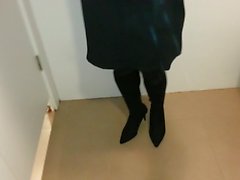 Botas pretas de camurça com meia-calça Teaser 2