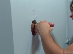 ExtraBigDicks Аспен хуй в Gloryhole