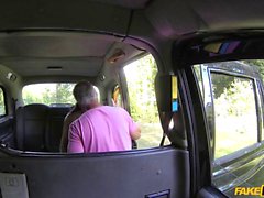 anal passager Sexy frappé par le conducteur