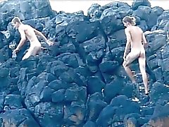 Nackt am strand knaben Jungs ganz